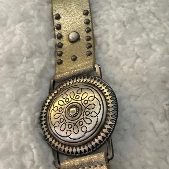 Gold and Silver Western Style Belt - Picture 2 of 4